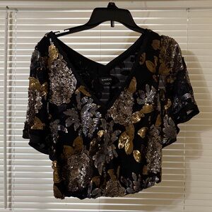 Bebe Sequin Floral Crop Top in Black and Gold